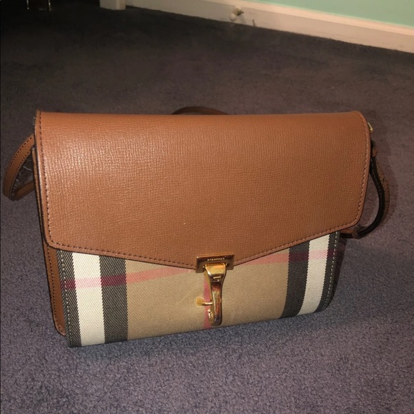 Burberry crossbody - Picture 1 of 5